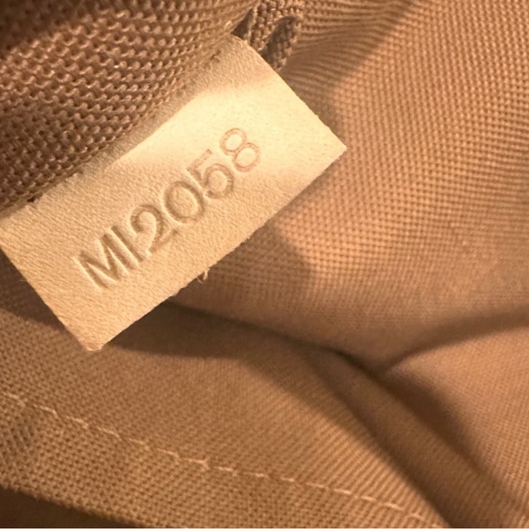 COPY - 💯% EXTRA LARGE Authentic Louis Vuitton Palermo Crossbody GM Bag✨ - Picture 6 of 6